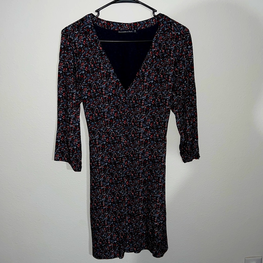 Abercrombie & Fitch 3/4 Sleeve Knee Length Dress Size Medium - Navy Floral